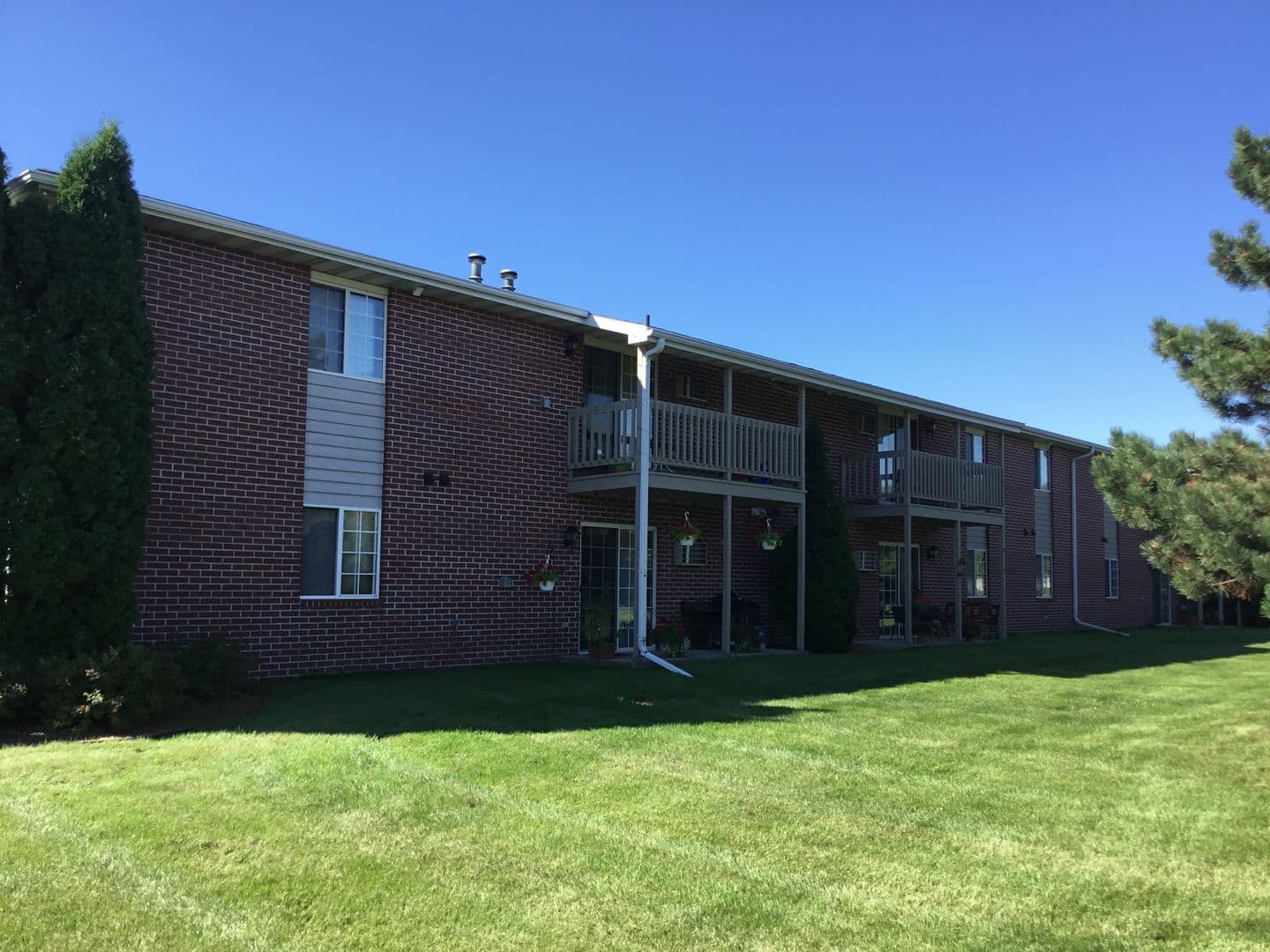 Menasha Apartment: 1300 Geneva Rd