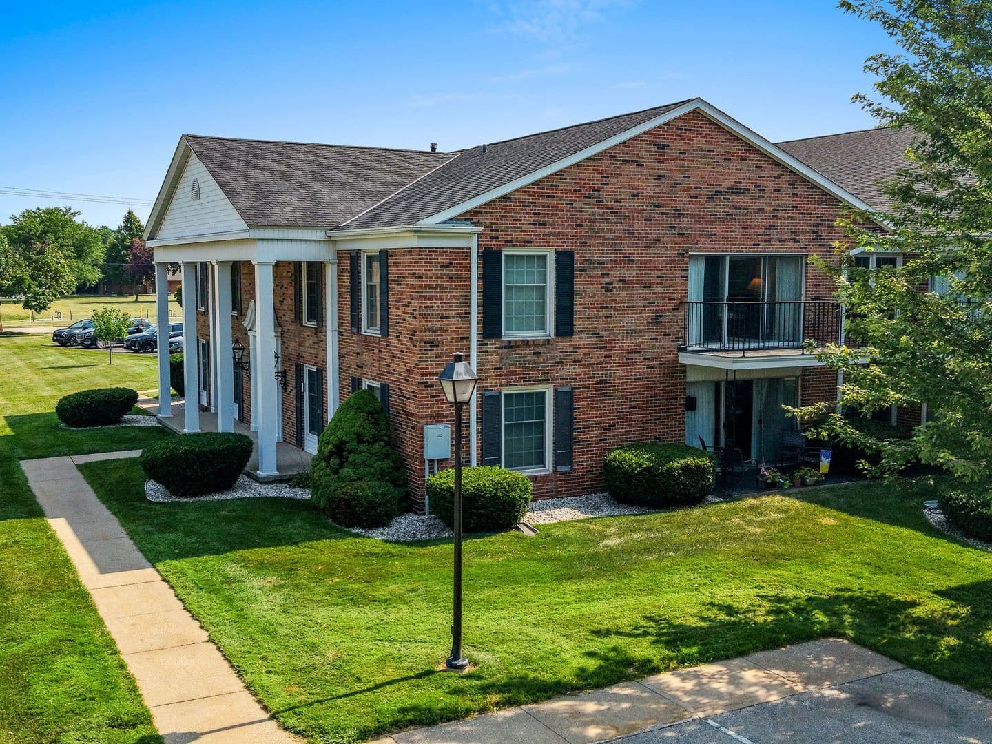 Allouez Apartment: 3001 S. Webster Avenue