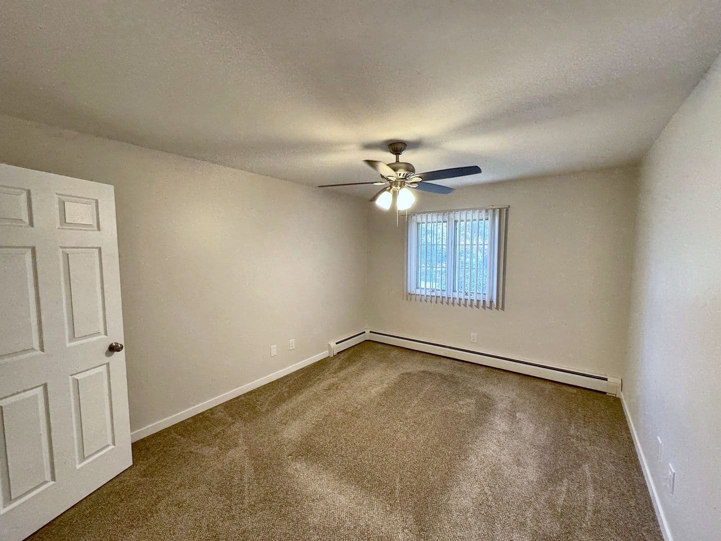 Germantown Apartment: W162 N11811 Park Ave.