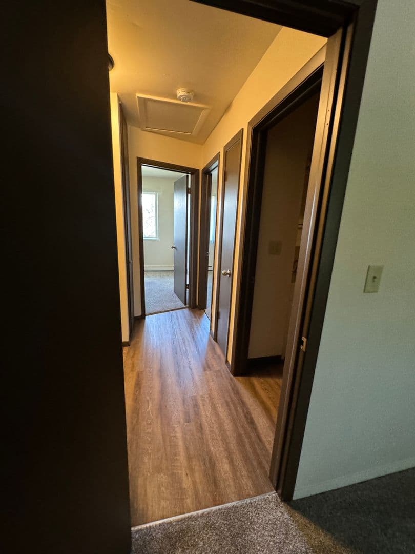 Oshkosh Apartment: 702 - 830 Stillwell Avenue