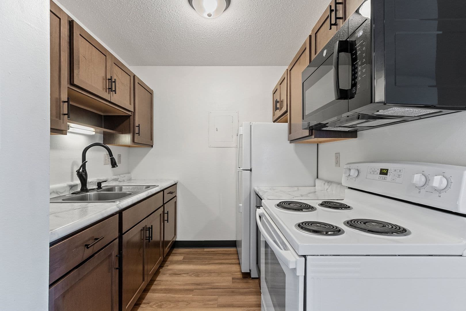 Manitowoc Apartment: 1701 - 1718 Cedar Grove Drive