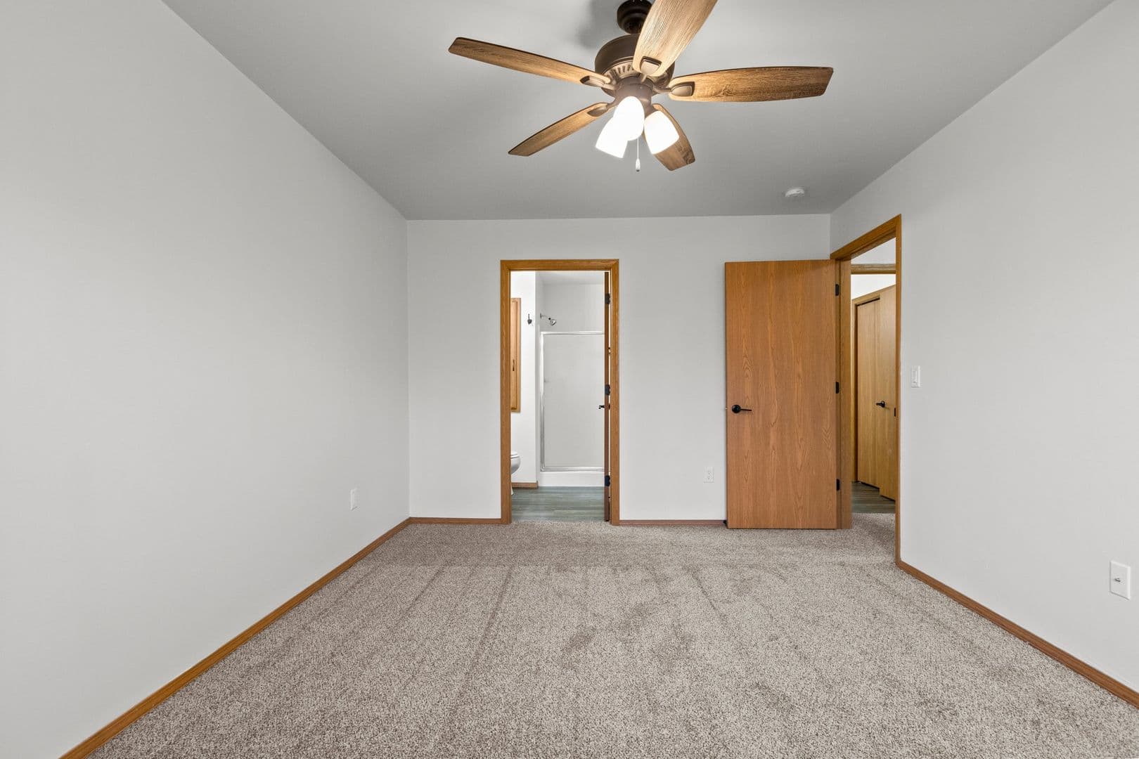 Green Bay Apartment: 1045   1081 Roland Lane