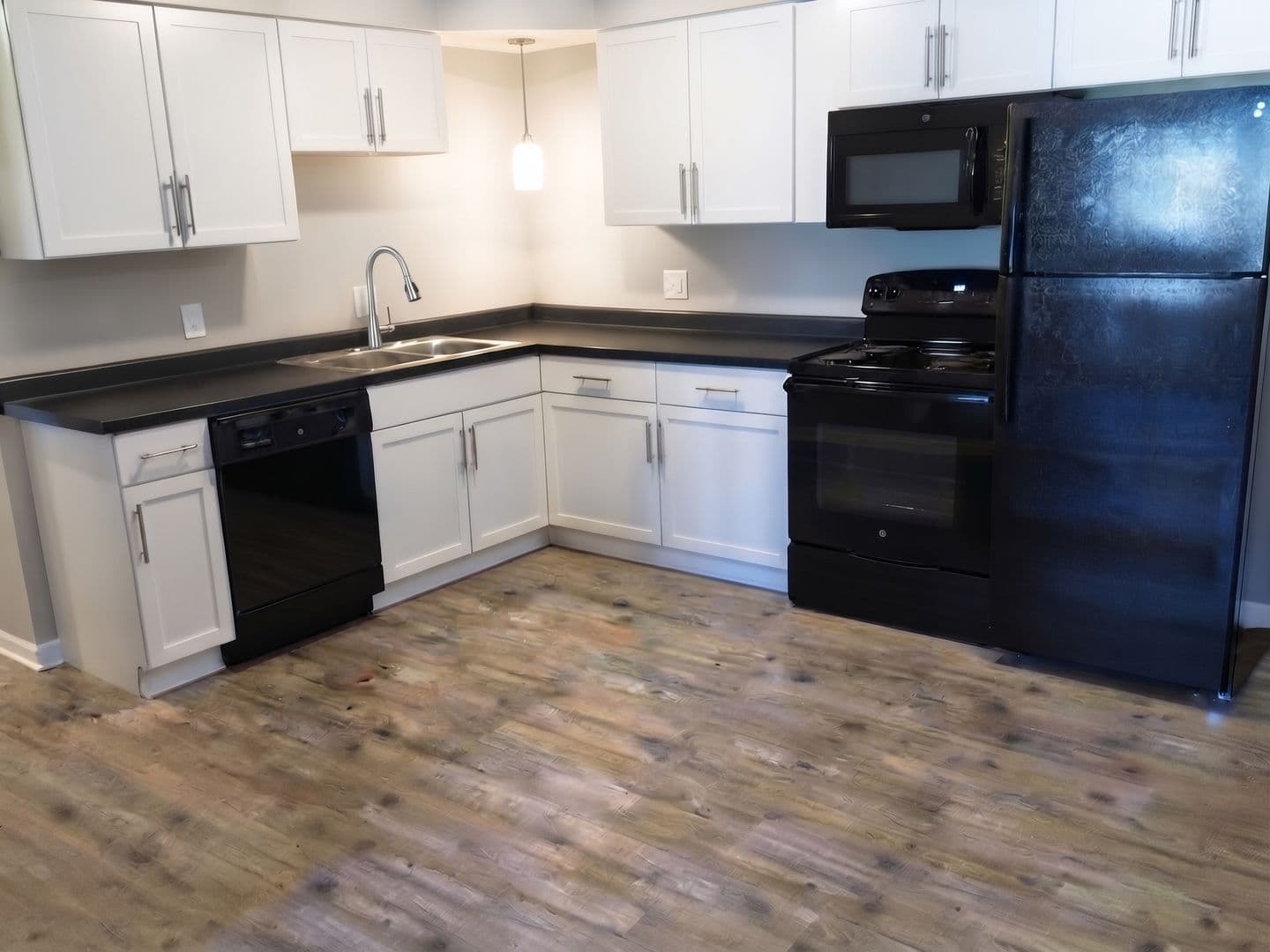 Lake Geneva Apartment: 1110 - 1122 S. Wells Street 311 - 319 E. SOUTH STREET