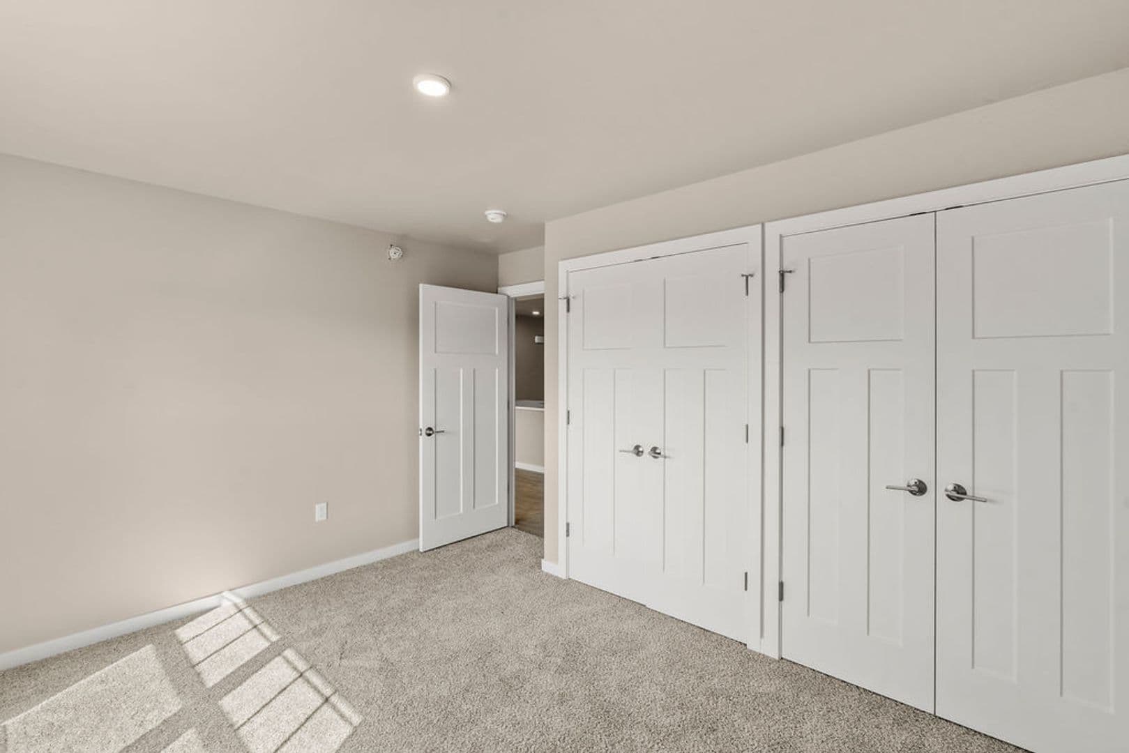 Johnson Creek Apartment: 175-200 Pondview Drive