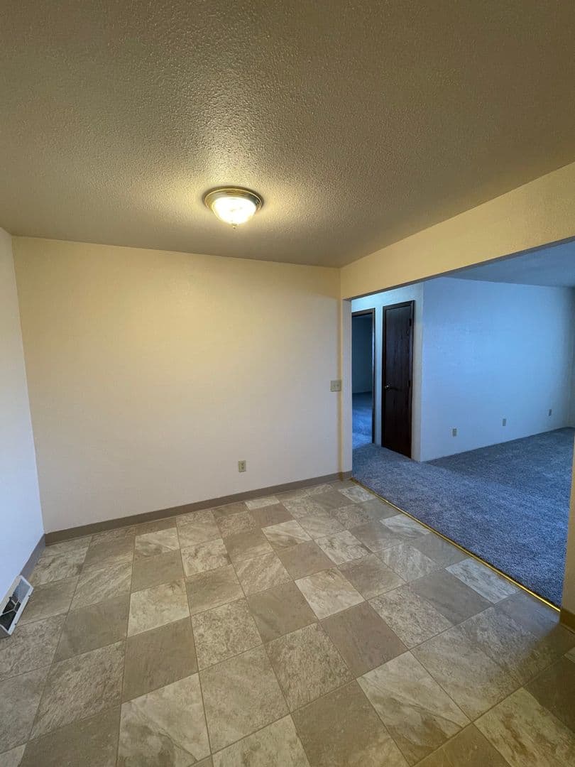 Oshkosh Apartment: 1770 - 1810 Taft Avenue