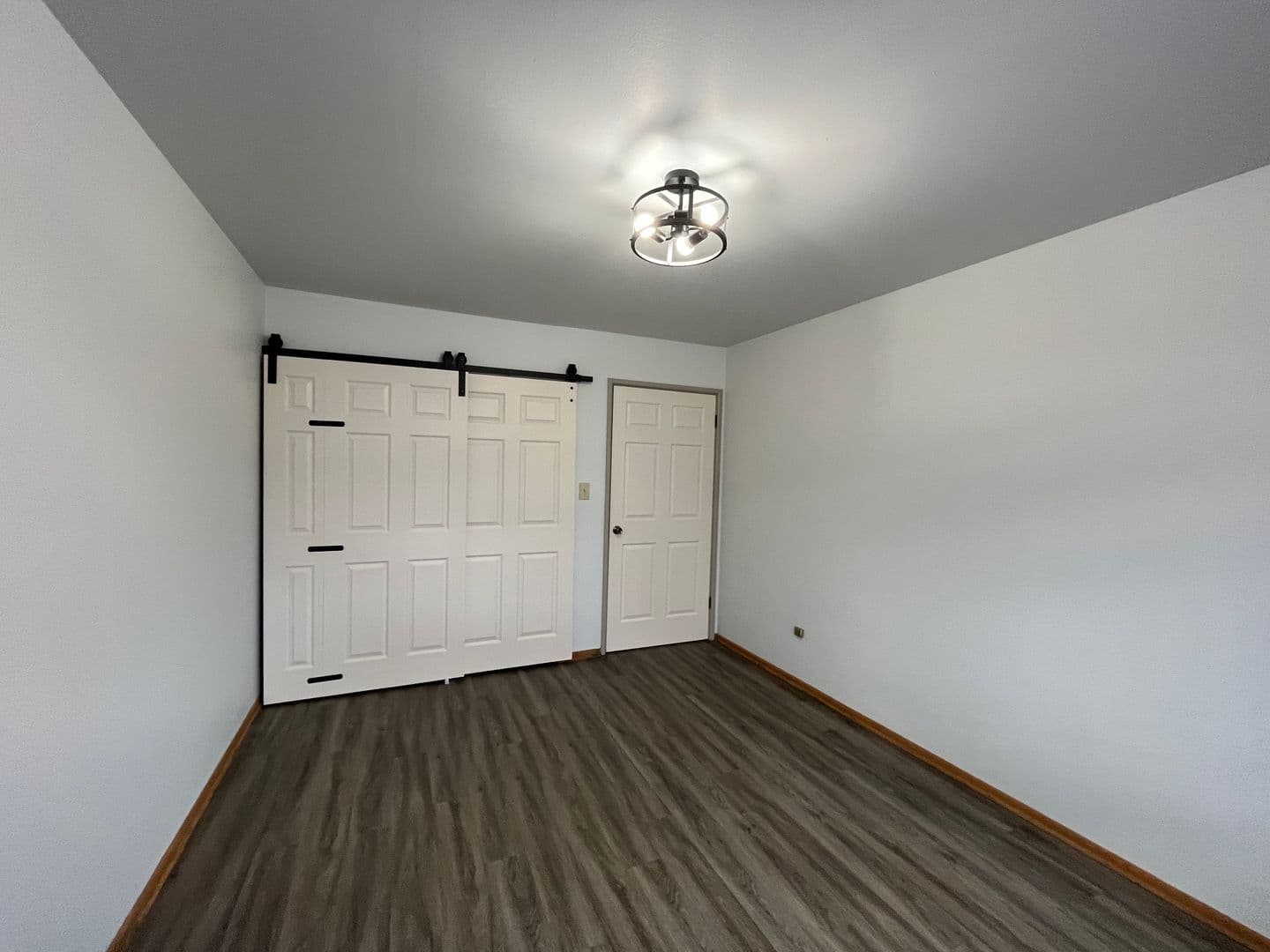 Milwaukee Apartment: 2827 - 2951 W. Parnell Avenue