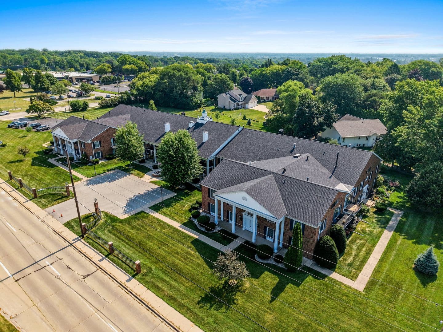 Allouez Apartment: 3001 S. Webster Avenue