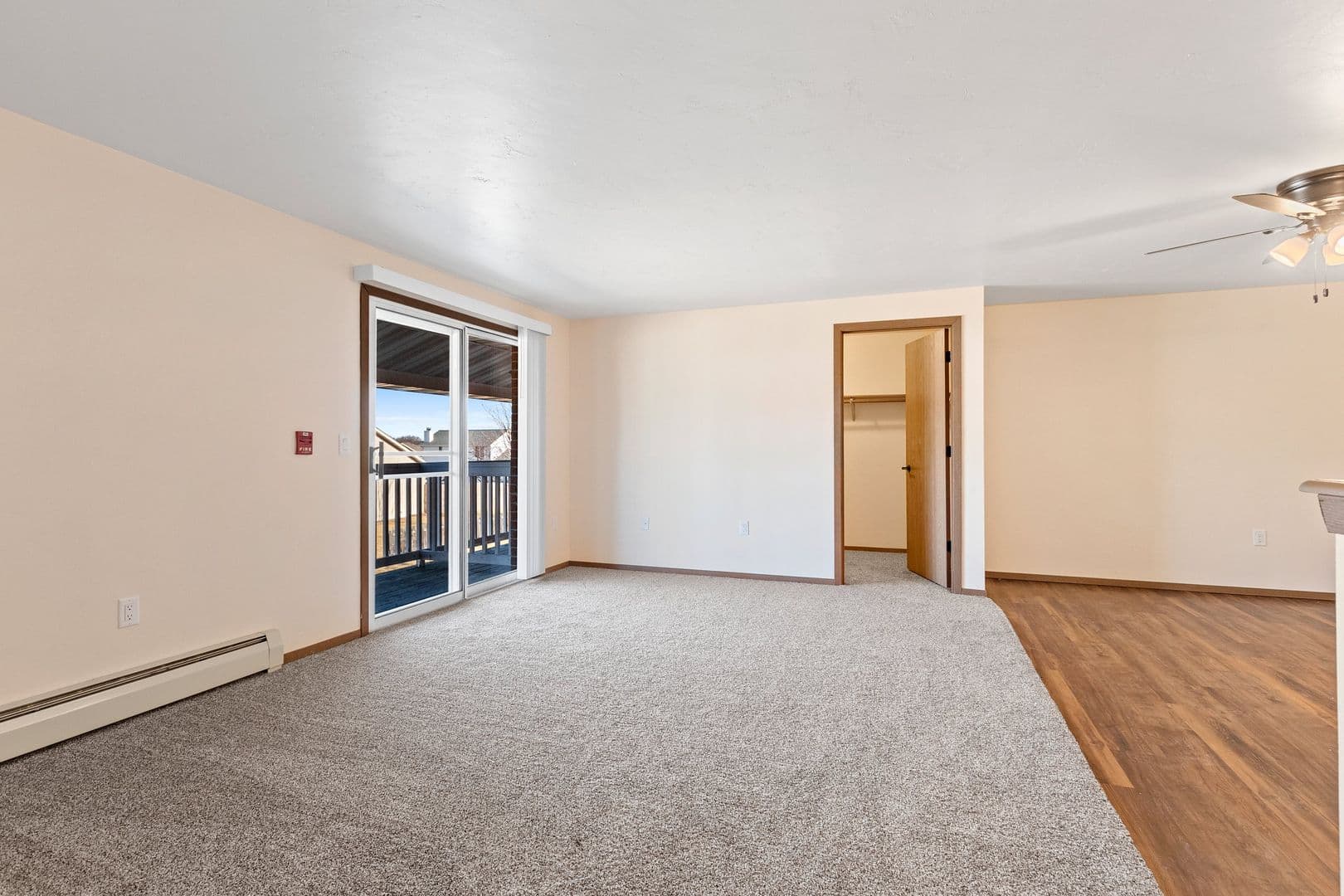 De Pere Apartment: 1258-1290 Scheuring Road