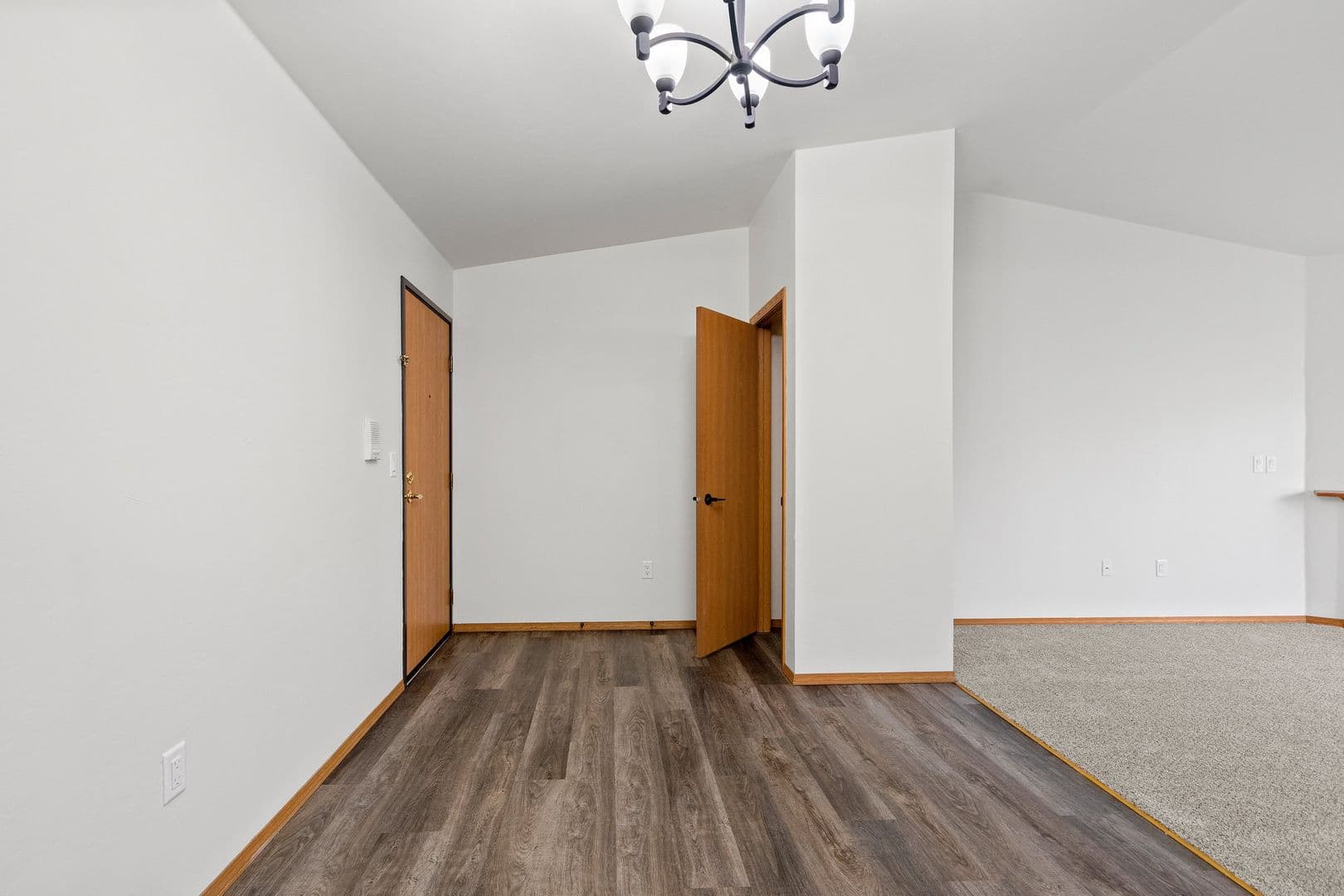 Green Bay Apartment: 1045   1081 Roland Lane