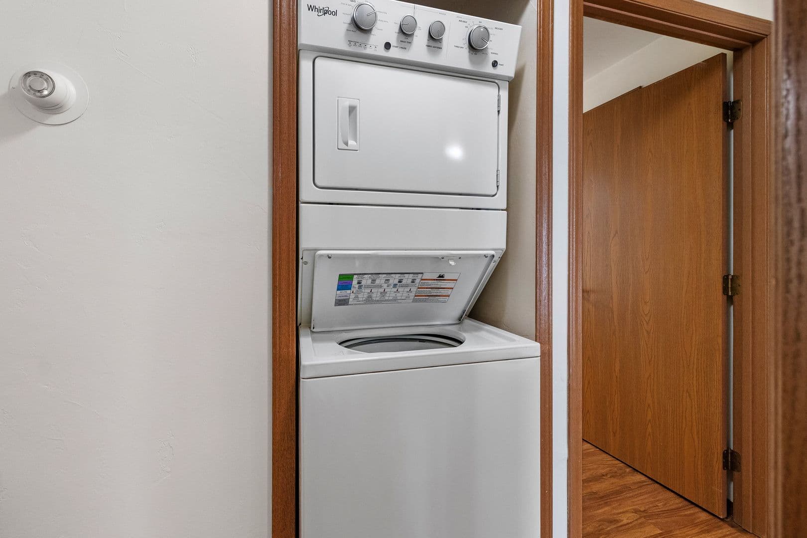 Green Bay Apartment: 1040, 1110, 1130 & 1140 Moraine Way