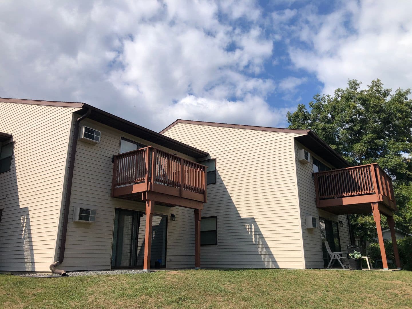 Stevens Point Apartment: 2640-2641 Bush Ct.