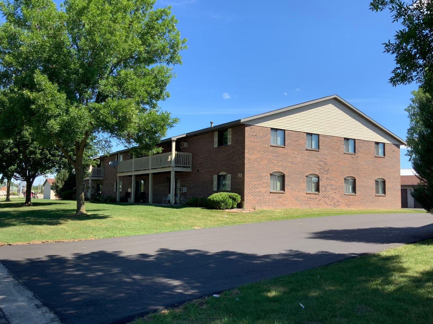 Pulaski Apartment: 495 Glenbrook Drive
