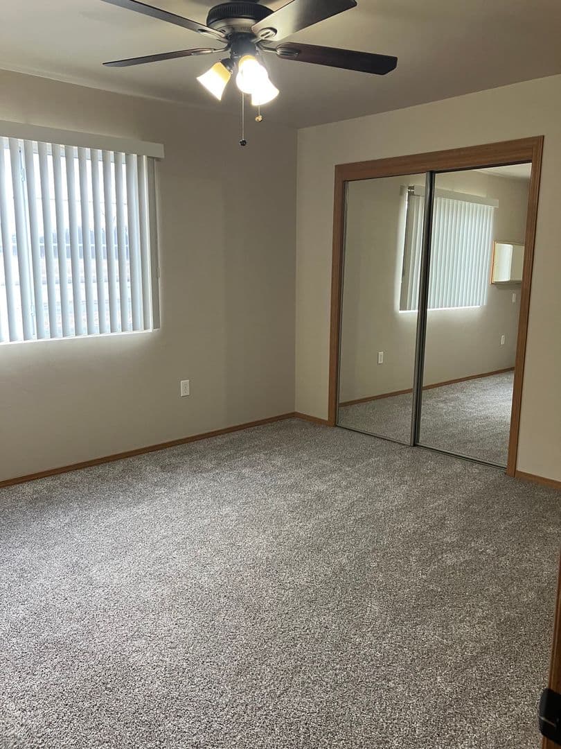 Neenah Apartment: 1251-1275 Christopher Drive