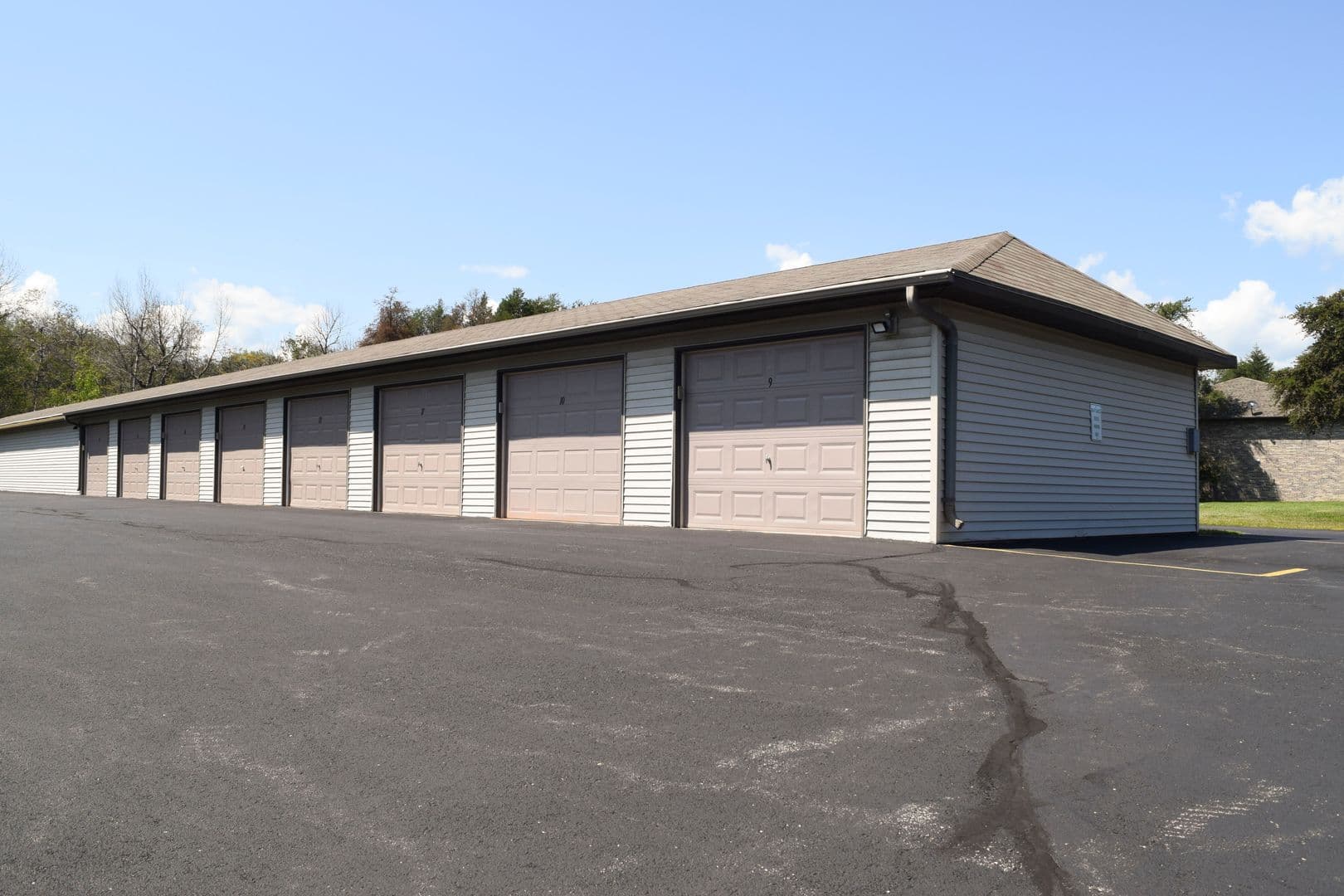 Marinette Apartment: 3220 Mary Street A1   H6