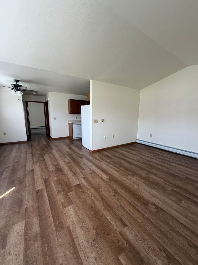 Oshkosh Apartment: 1120 -1270 W. 20th Avenue
