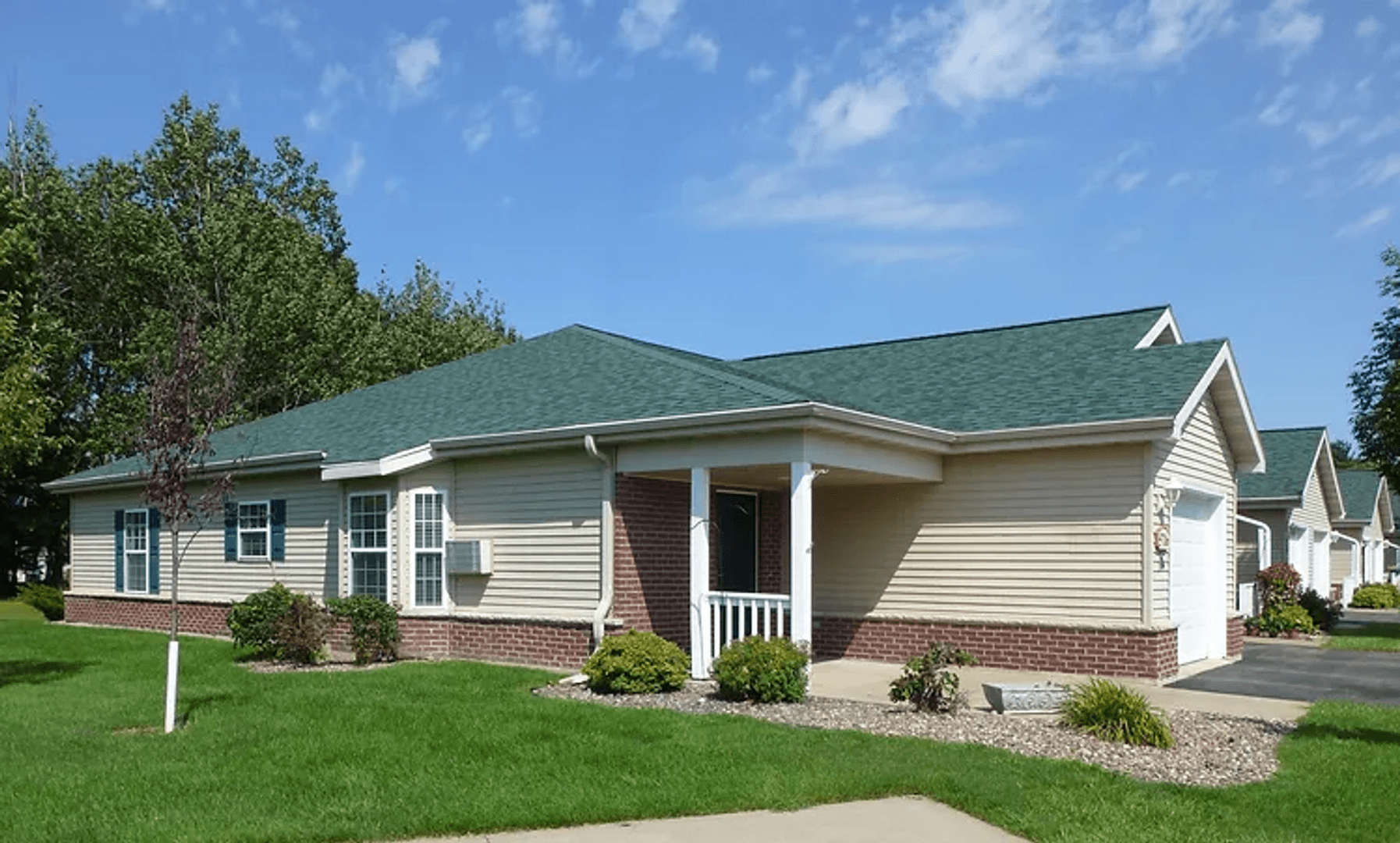 Eau Claire Apartment: 5610 - 5731 Gatehouse Drive & 5622 - 5728 Gatehouse Terrace