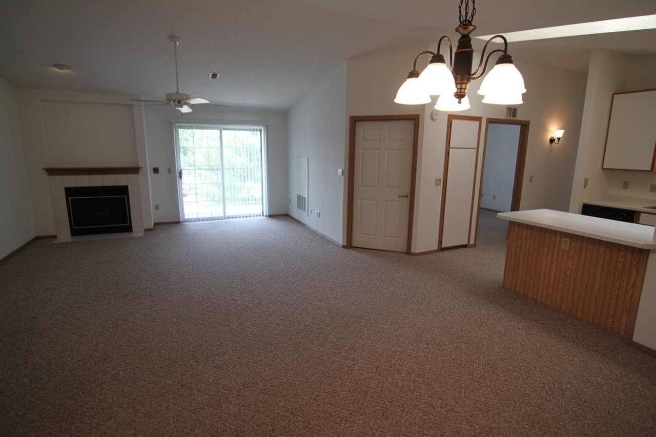 Sheboygan Apartment: 2114 2210 Meadowland Drive