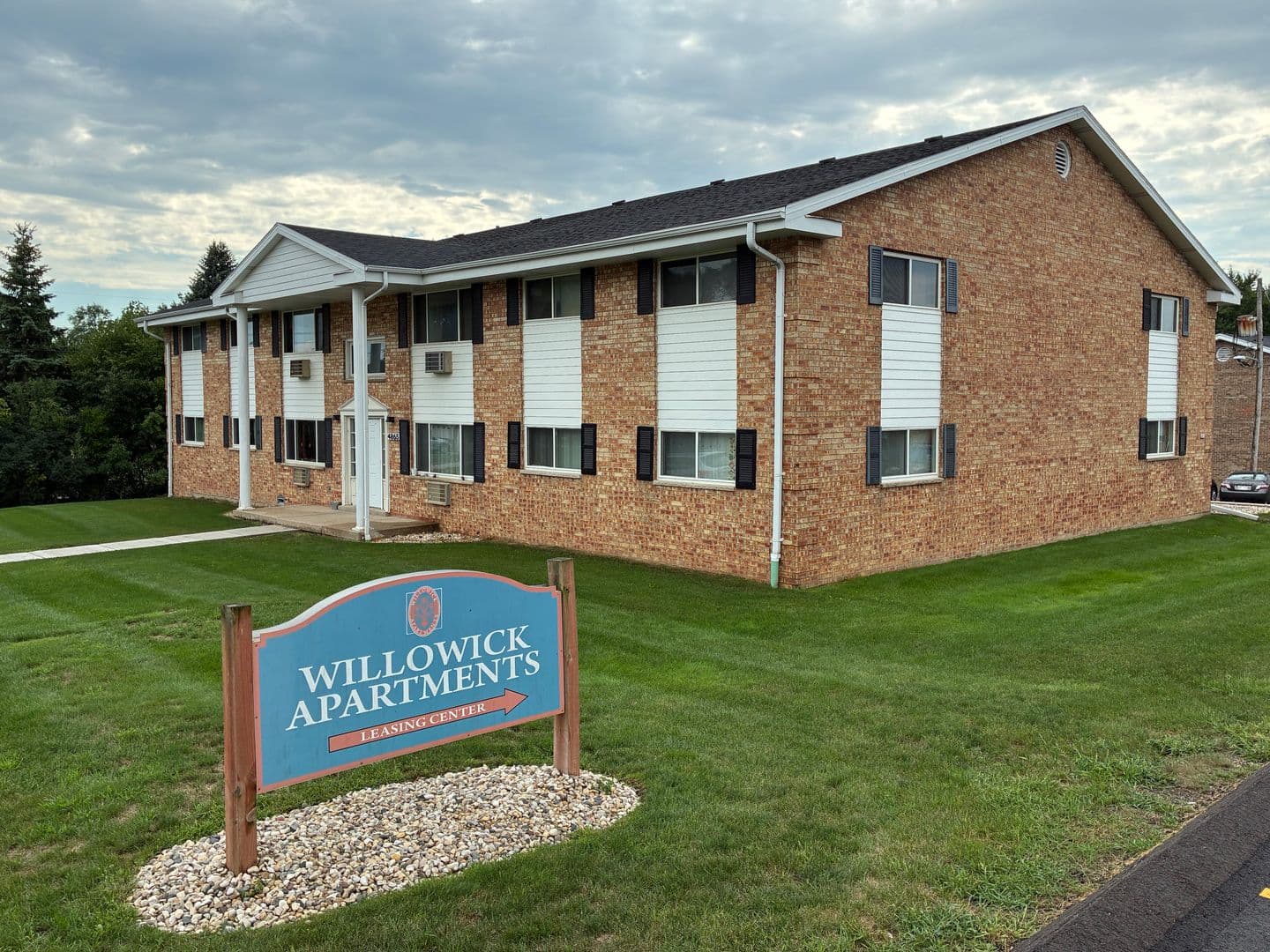Greenfield Apartment: 4850 - 4865 S. 69th Street, 4850 - 4875 S. 72nd Street & 7000 - 7325 W. Southridge Drive