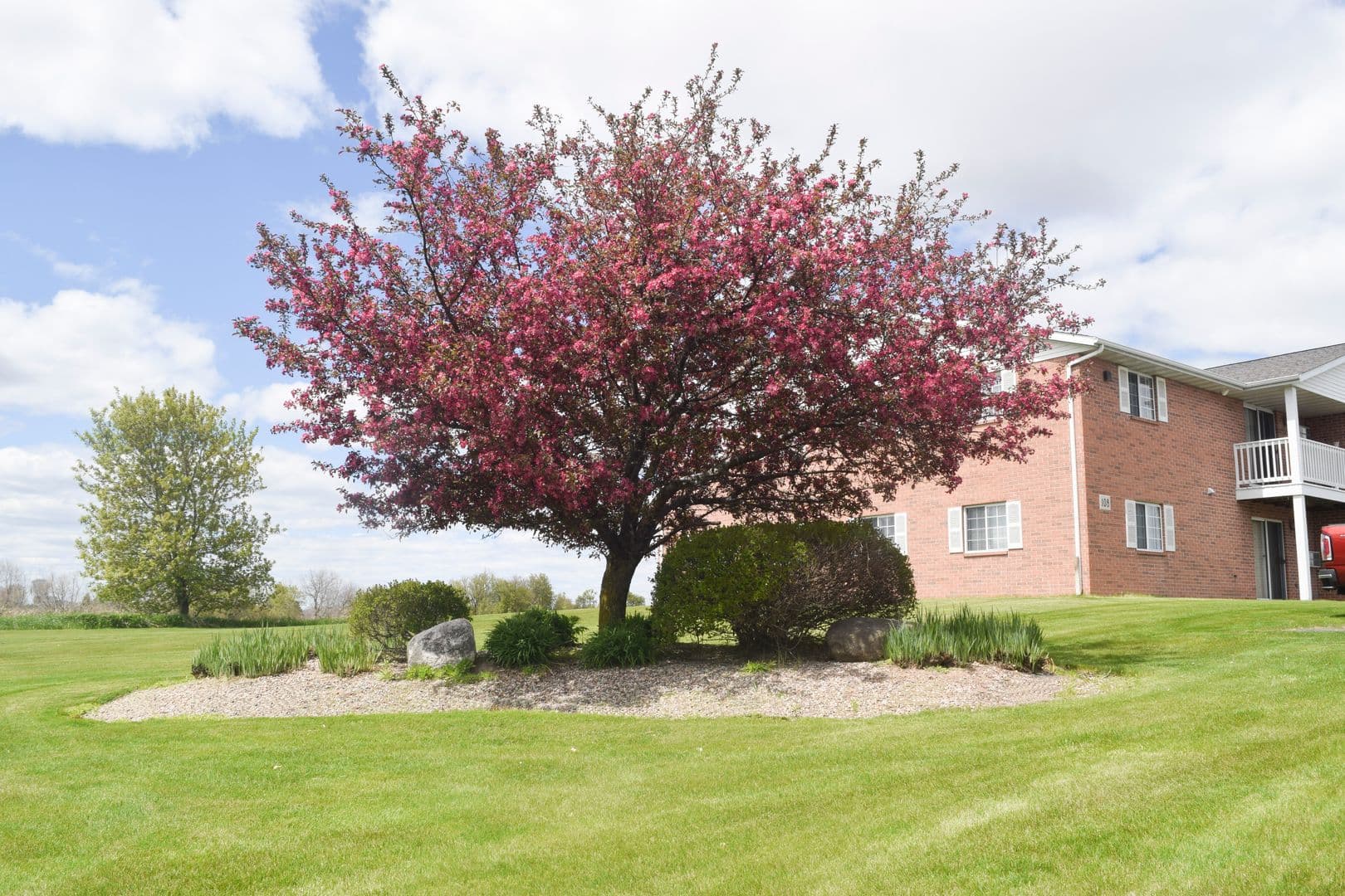 Clintonville Apartment: 100, 102, 104, 106 & 108 W. Campus Drive