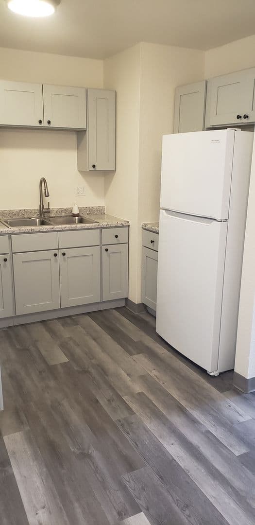 Oshkosh Apartment: 1705 - 1745 Taft Avenue