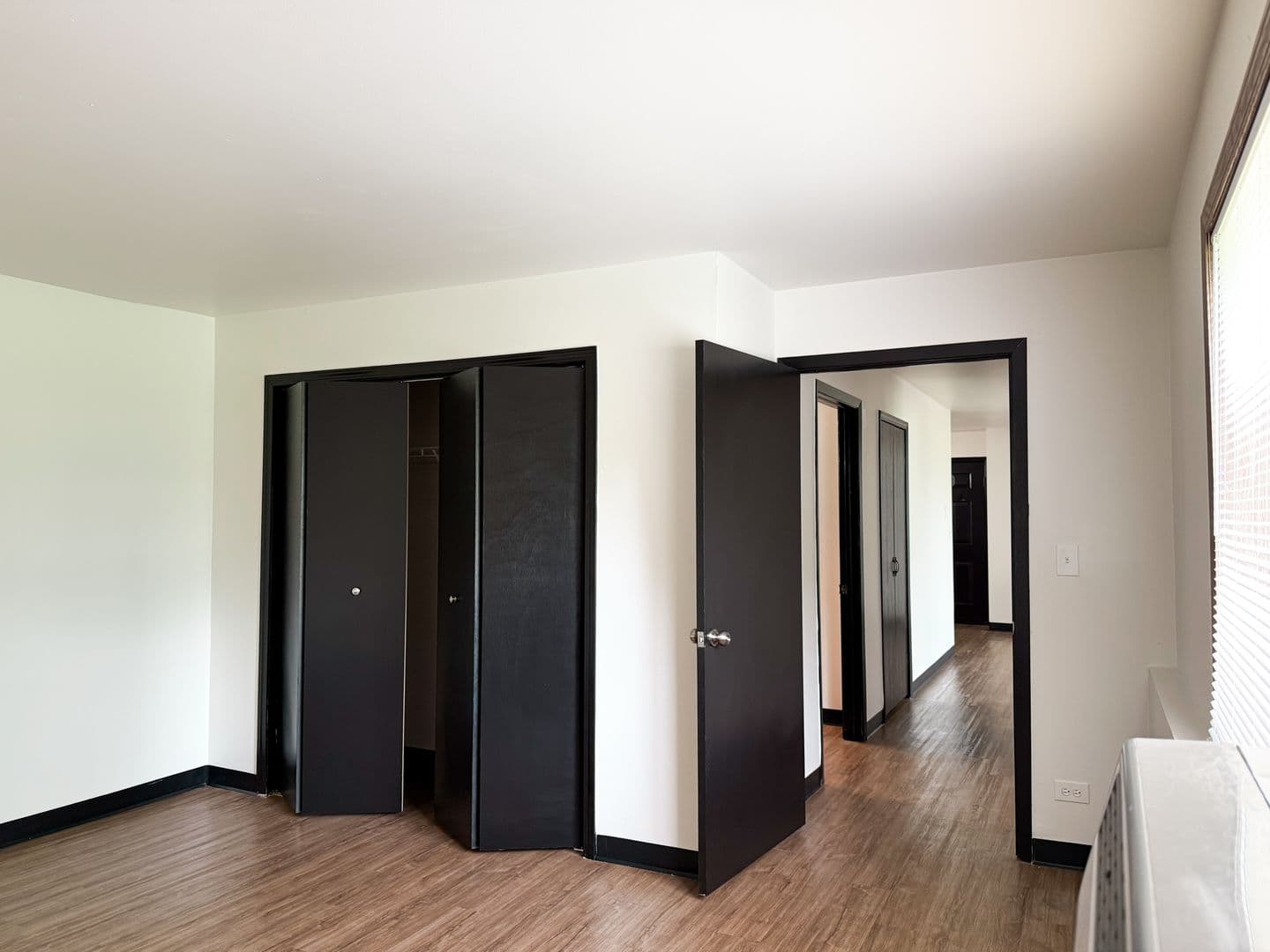 Twin Lakes Apartment: 1601 - 1761 Wilmot Avenue