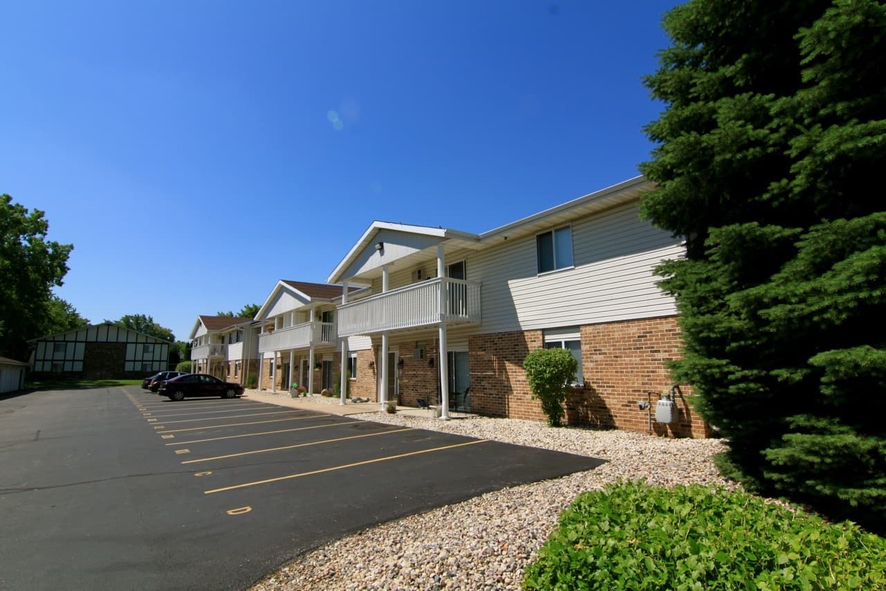 Fond Du Lac Apartment: 698 + 716 E. 2nd Street
