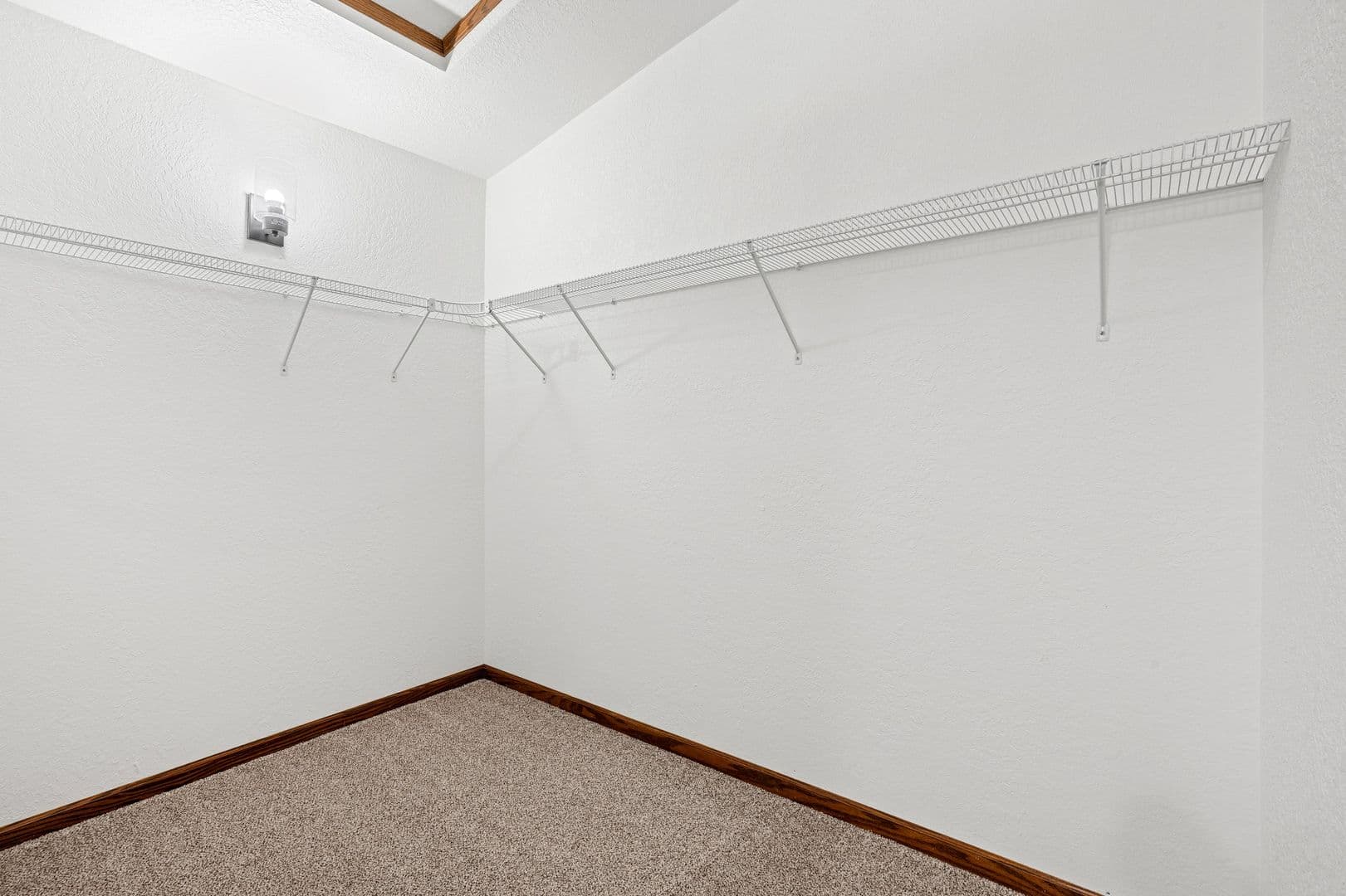 Green Bay Apartment: 2008 2108 Memorial Drive