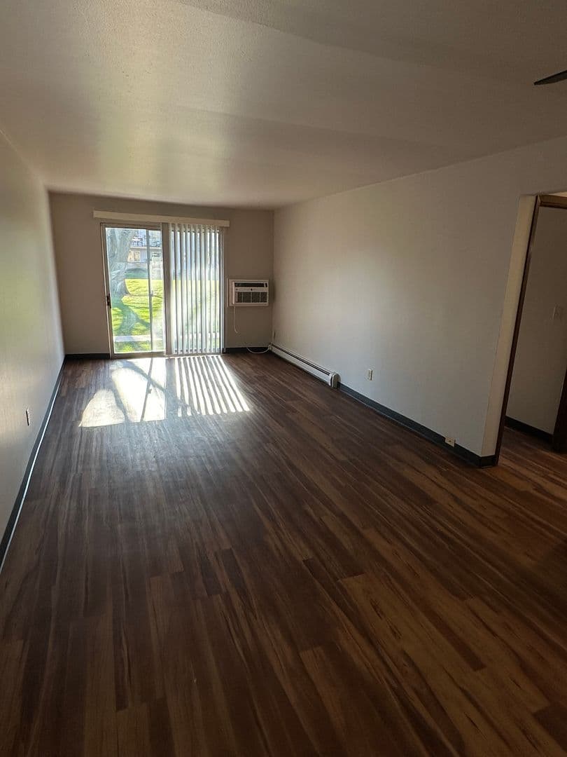 St. Francis Apartment: 4300 - 4340 S. Nicholson Ave
