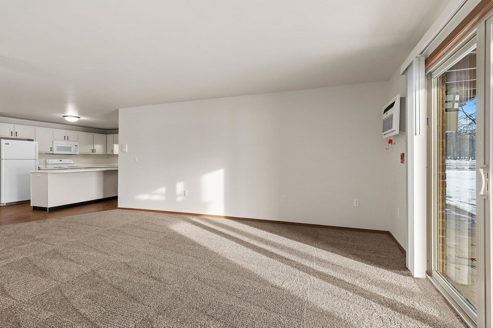 Green Bay Apartment: 1040, 1110, 1130 & 1140 Moraine Way