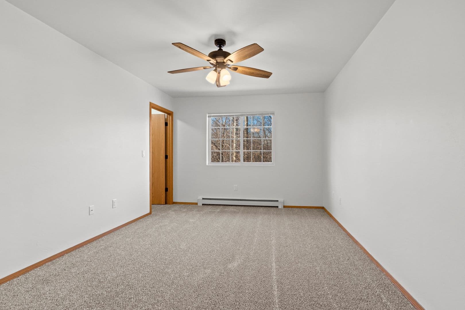 Green Bay Apartment: 1045   1081 Roland Lane