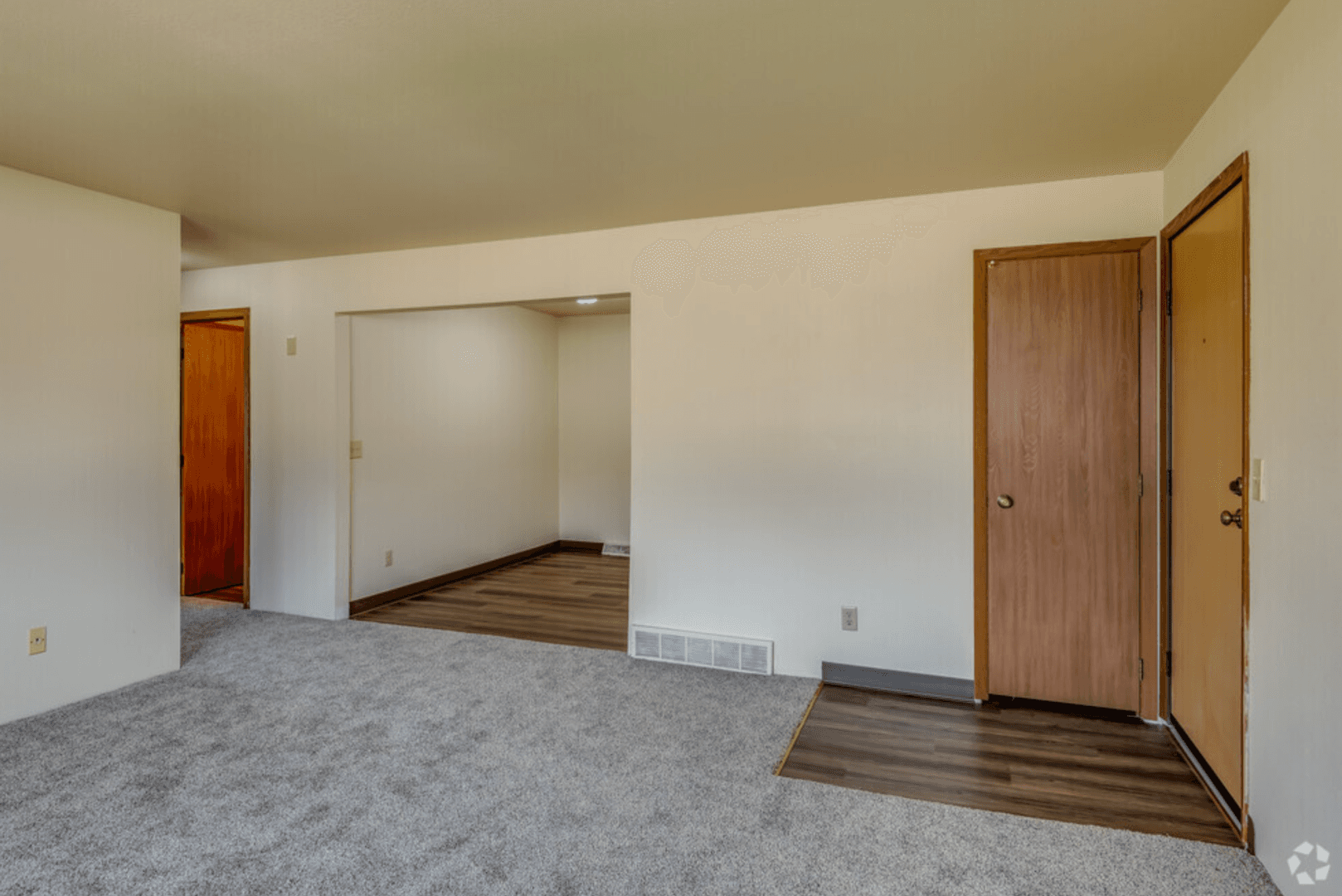 Oshkosh Apartment: 1770 - 1810 Taft Avenue