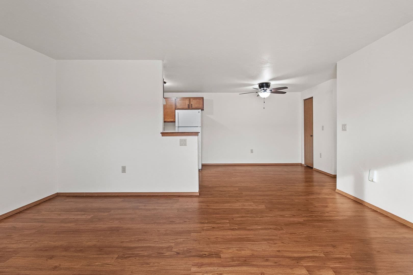 Green Bay Apartment: 1040, 1110, 1130 & 1140 Moraine Way