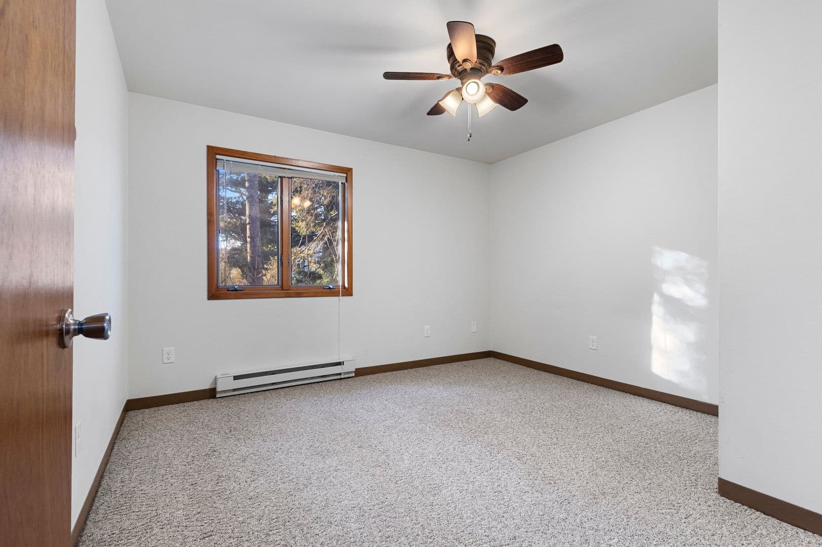 Marinette Apartment: 1105 Cheri Blvd.