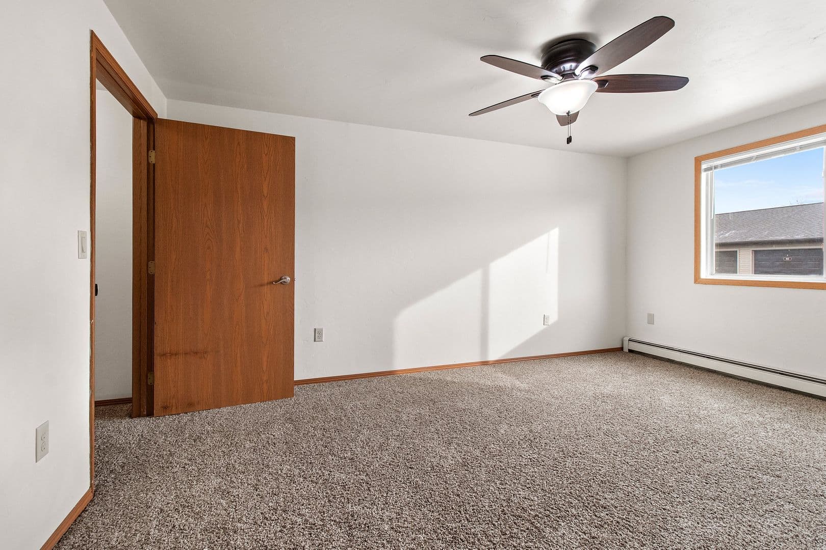 Green Bay Apartment: 1040, 1110, 1130 & 1140 Moraine Way