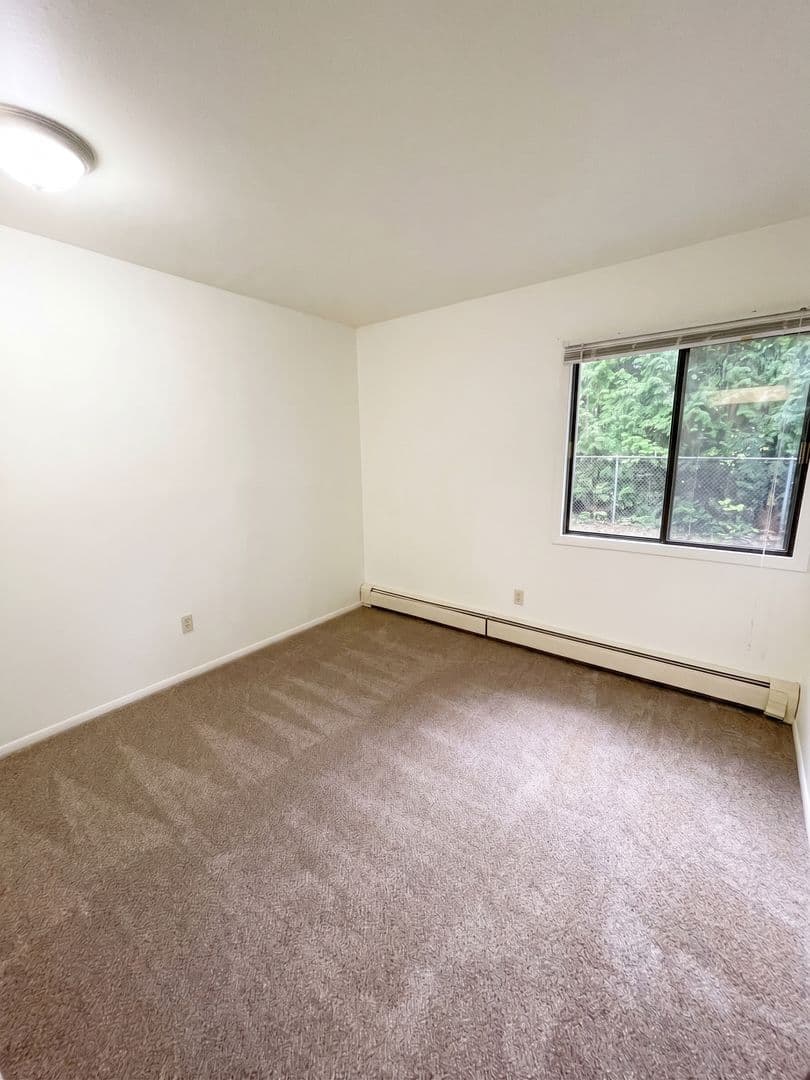Delavan Apartment: 526-540 Sugar Creek Road
