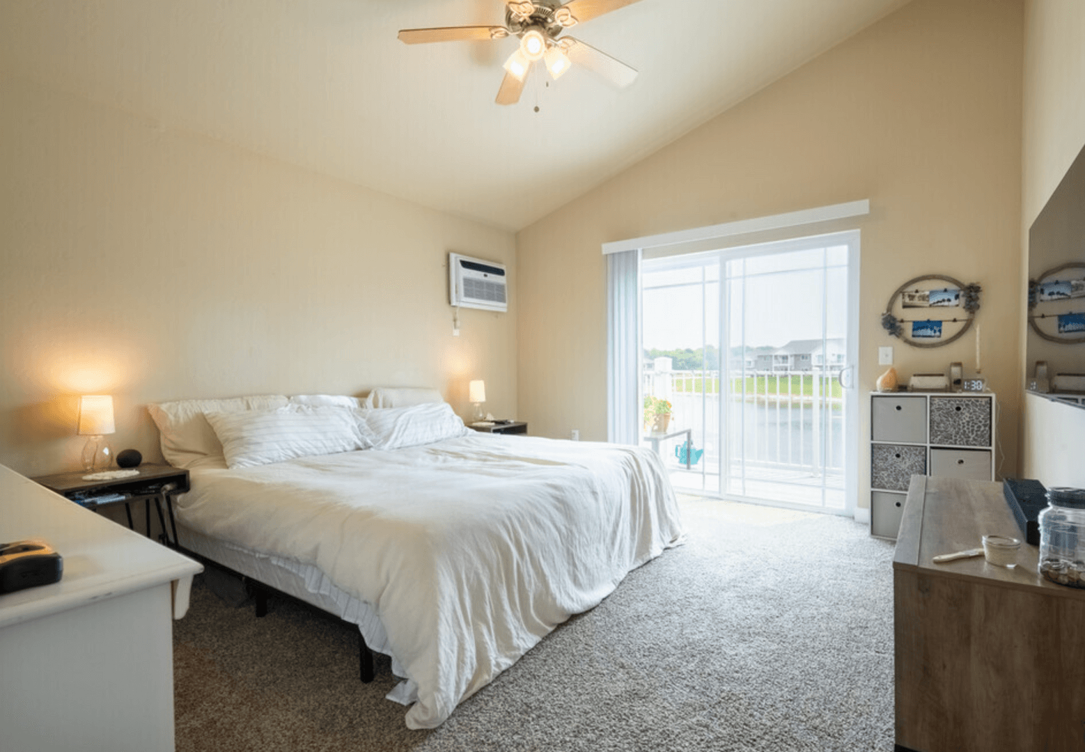 Lake Mills Apartment: 800-820 Brewster Drive