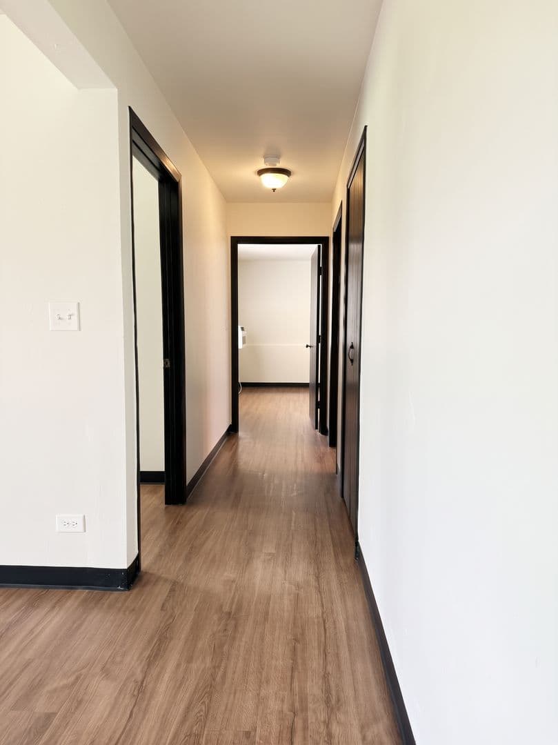 Twin Lakes Apartment: 1601 - 1761 Wilmot Avenue