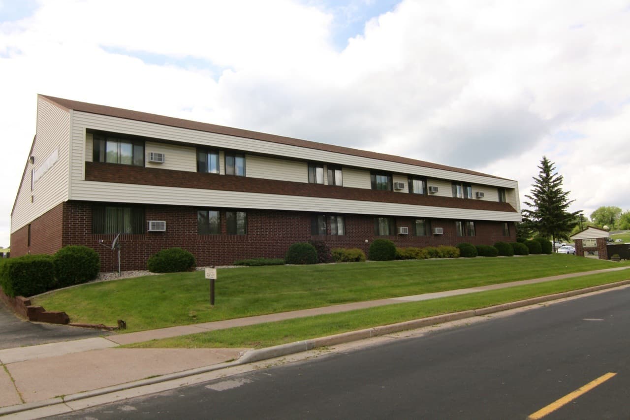 Marshfield Apartment: 1626 N. Fig Ave.