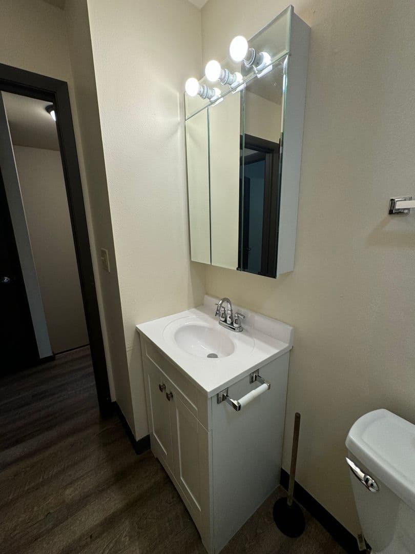 Oshkosh Apartment: 702 - 830 Stillwell Avenue