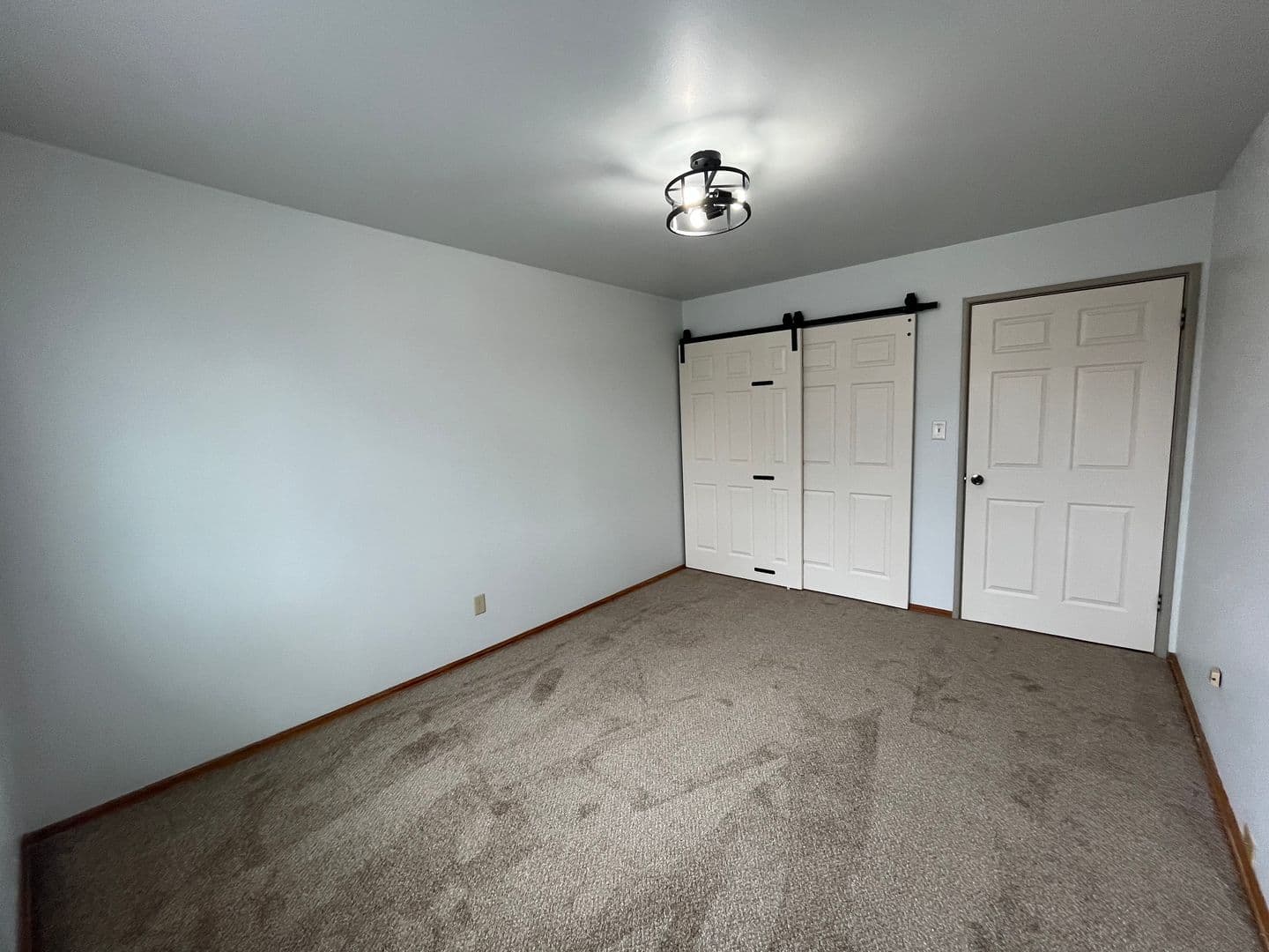 Milwaukee Apartment: 2827 - 2951 W. Parnell Avenue