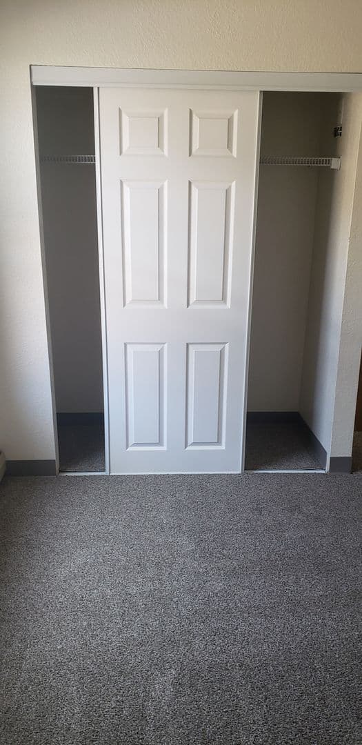 Oshkosh Apartment: 1705 - 1745 Taft Avenue