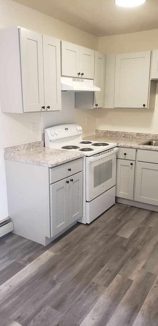 Oshkosh Apartment: 1705 - 1745 Taft Avenue