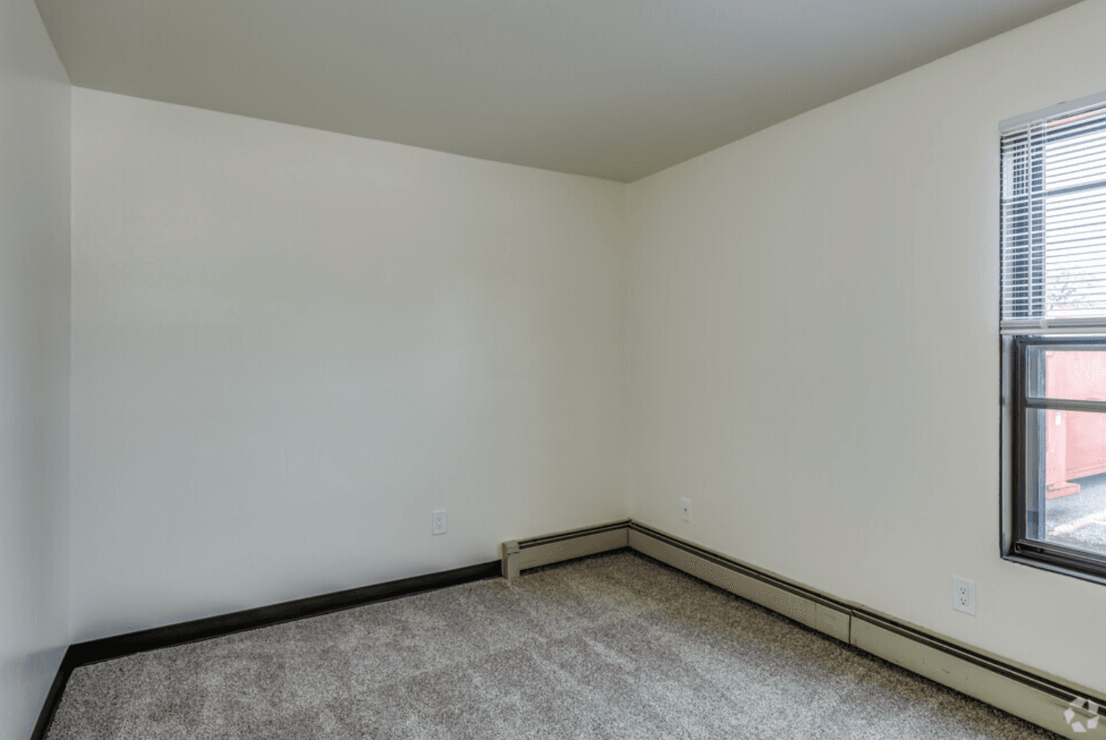 Oshkosh Apartment: 1705 - 1745 Taft Avenue