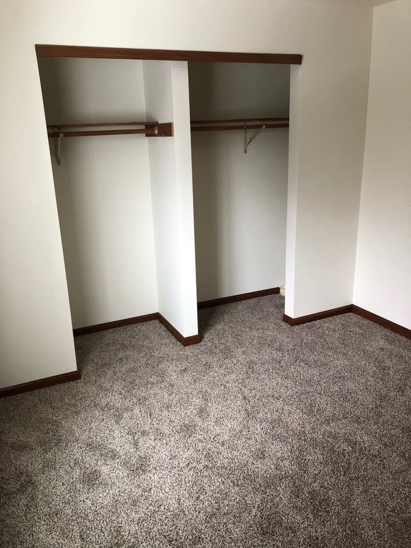 Lake Mills Apartment: 400 Browns Court