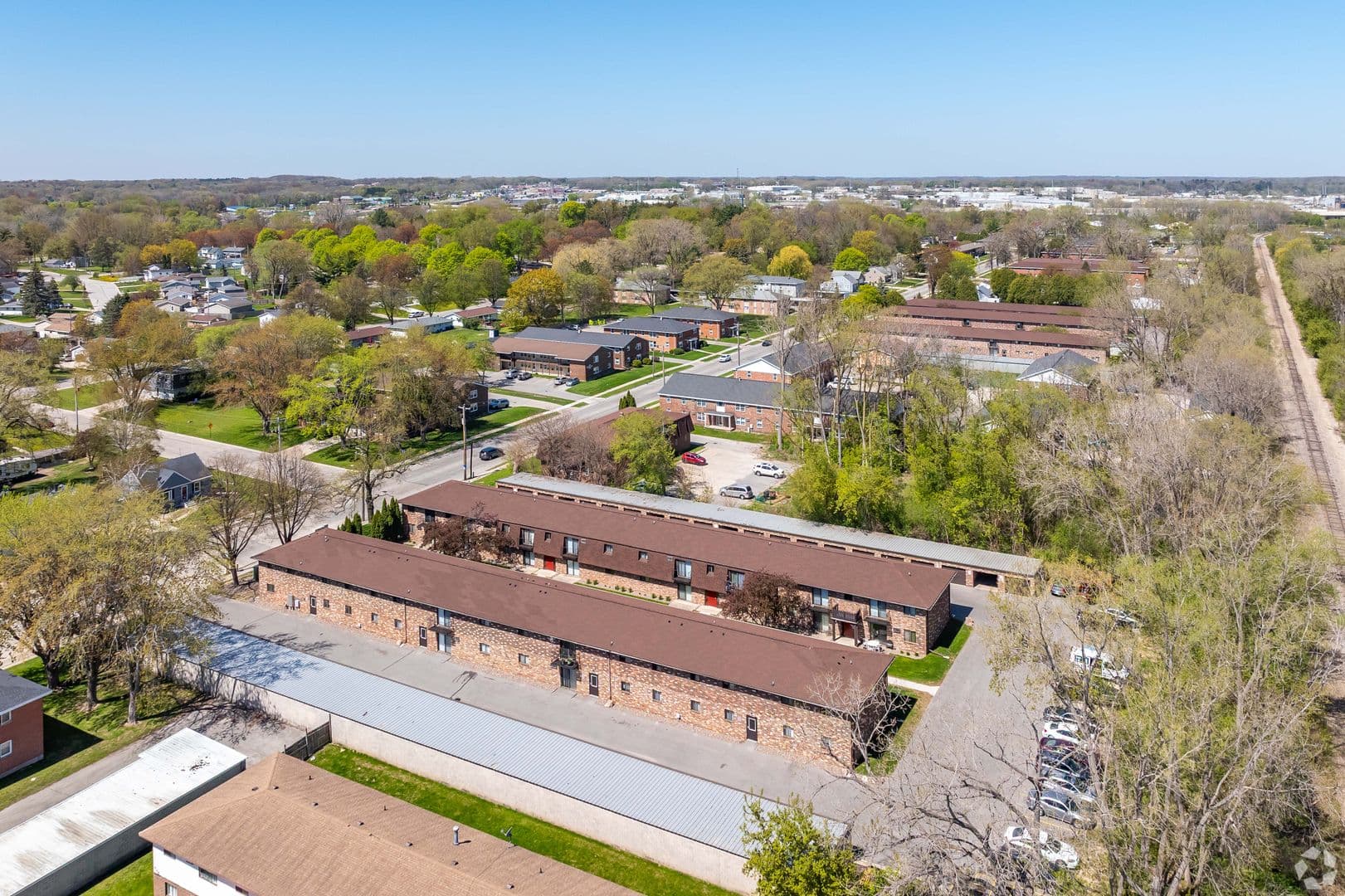 Green Bay Apartment: 1670 - 1740 Western Avenue