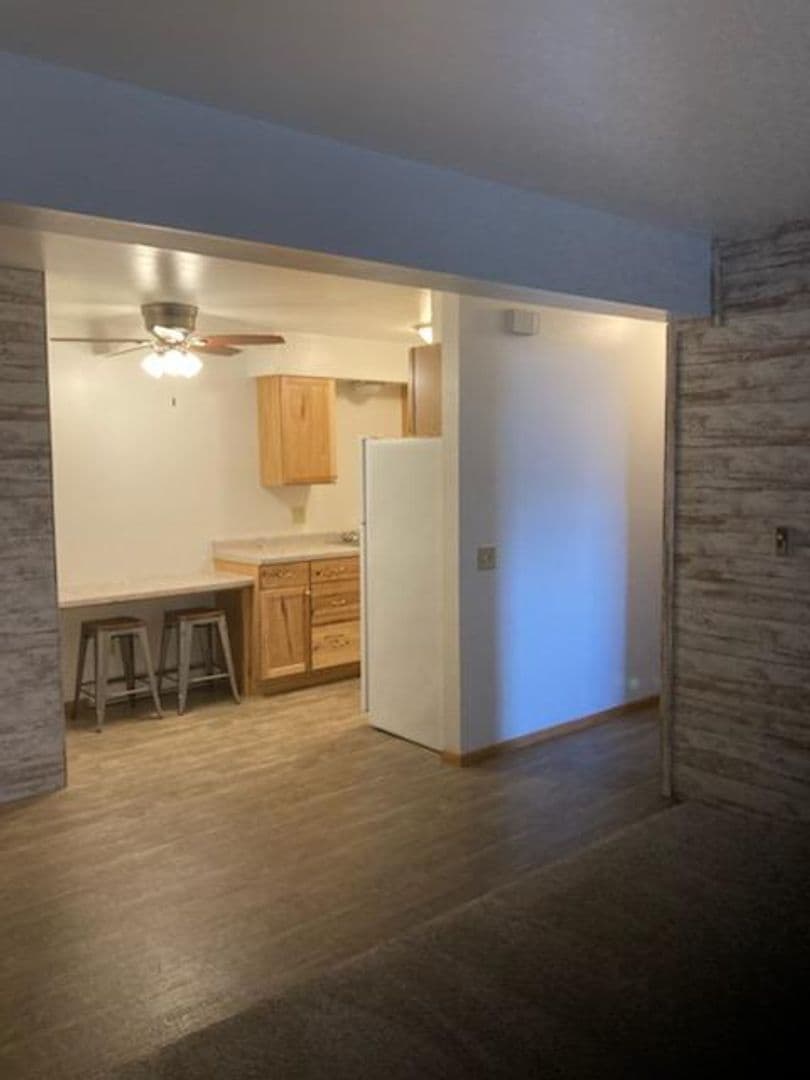 Marshfield Apartment: 301 W 17th St & 1601-1603 S. Locust Ave.