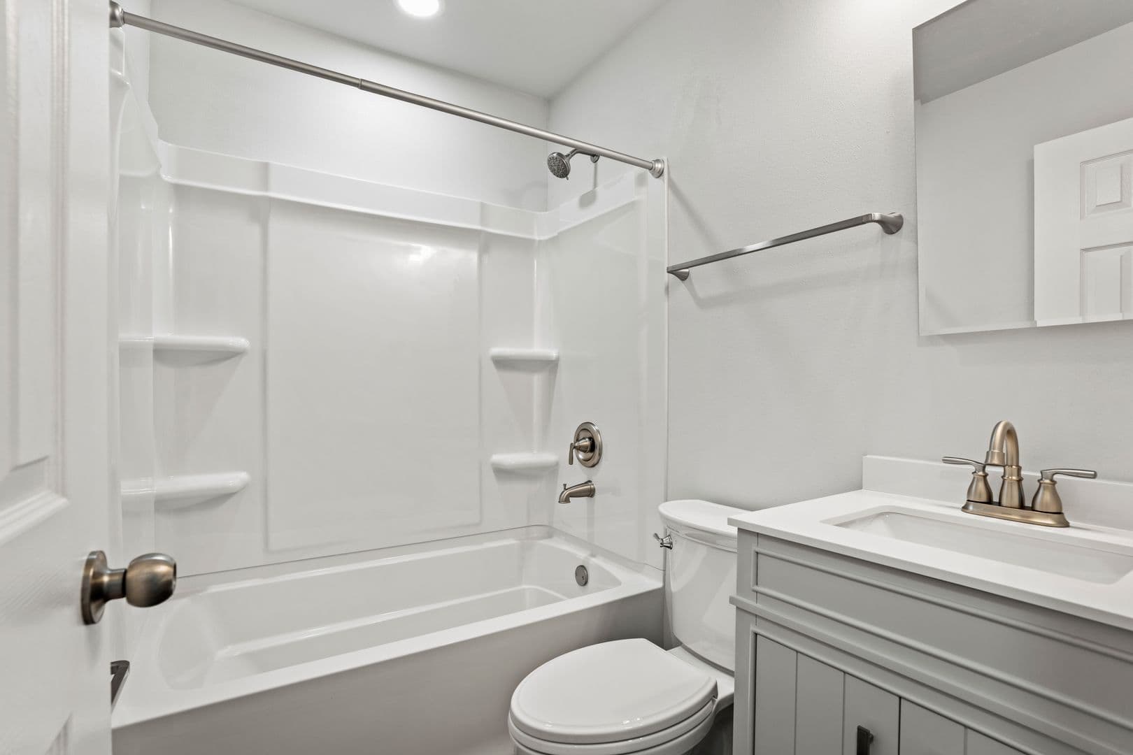 Menomonee Falls Apartment: W172 N9043 - W172 N9057 Shady Lane & N90 W17244 - N90 W17398 St. Thomas Drive
