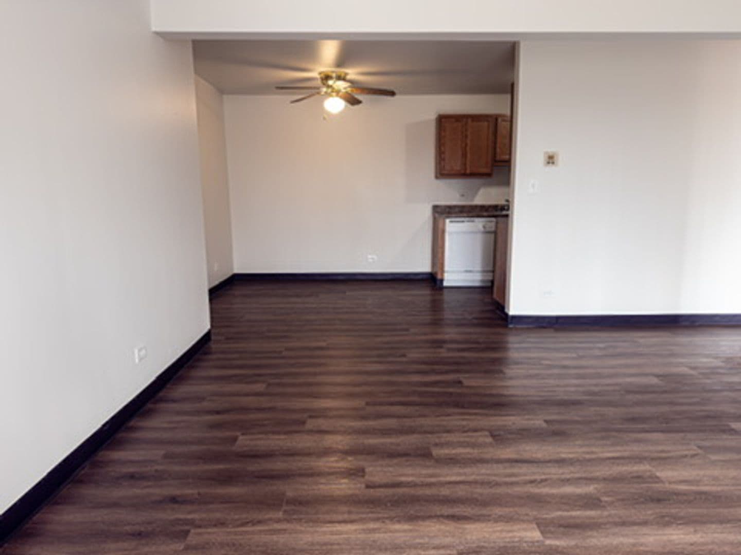 Twin Lakes Apartment: 1601 - 1761 Wilmot Avenue