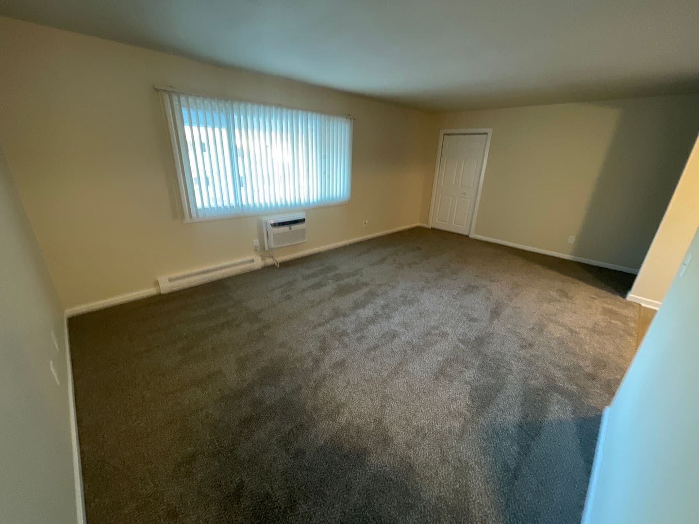 Marshfield Apartment: 1501   1521 S. Locust Avenue