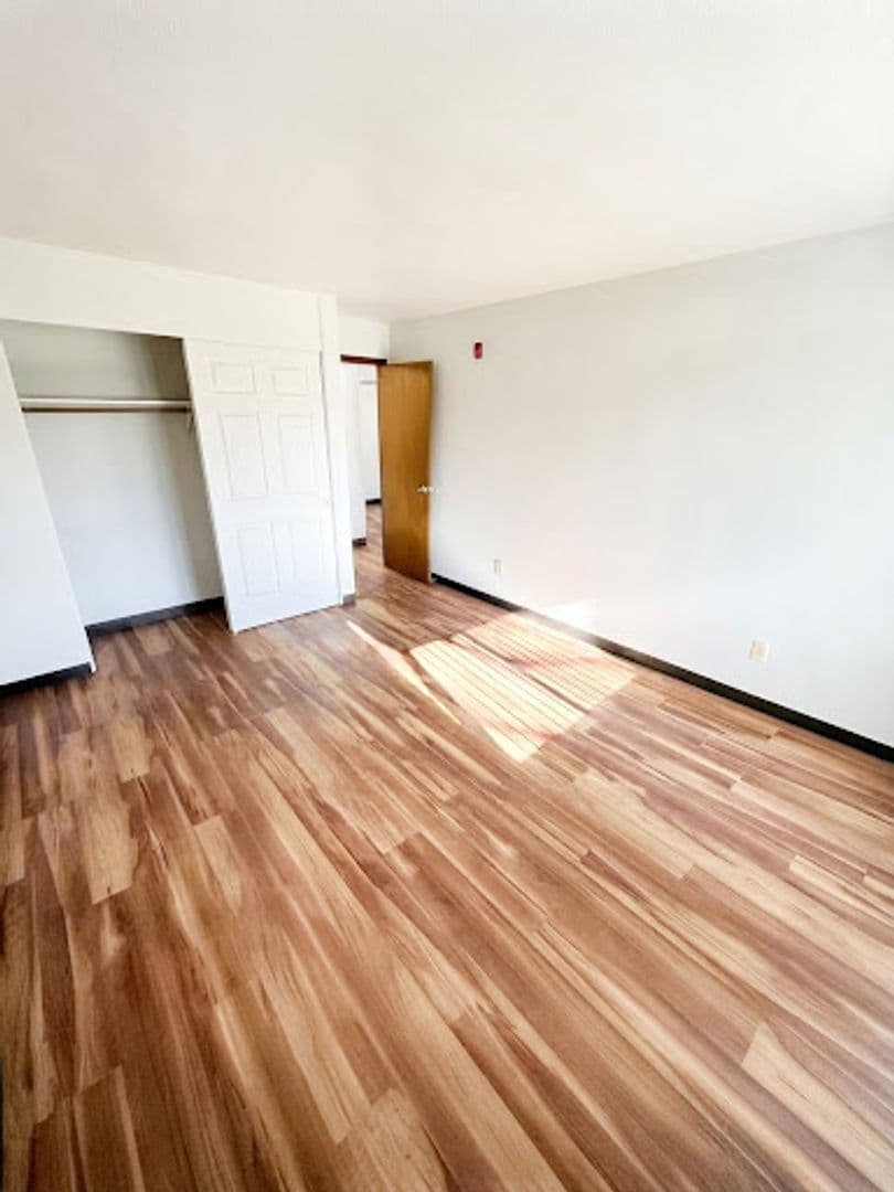 St. Francis Apartment: 4300 - 4340 S. Nicholson Ave